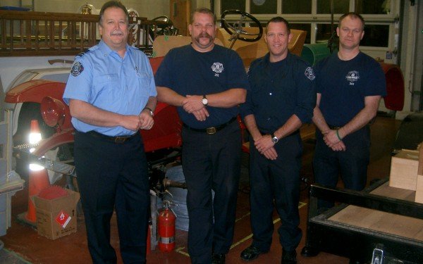 crew-pics-firetruck-resto-007-600x375